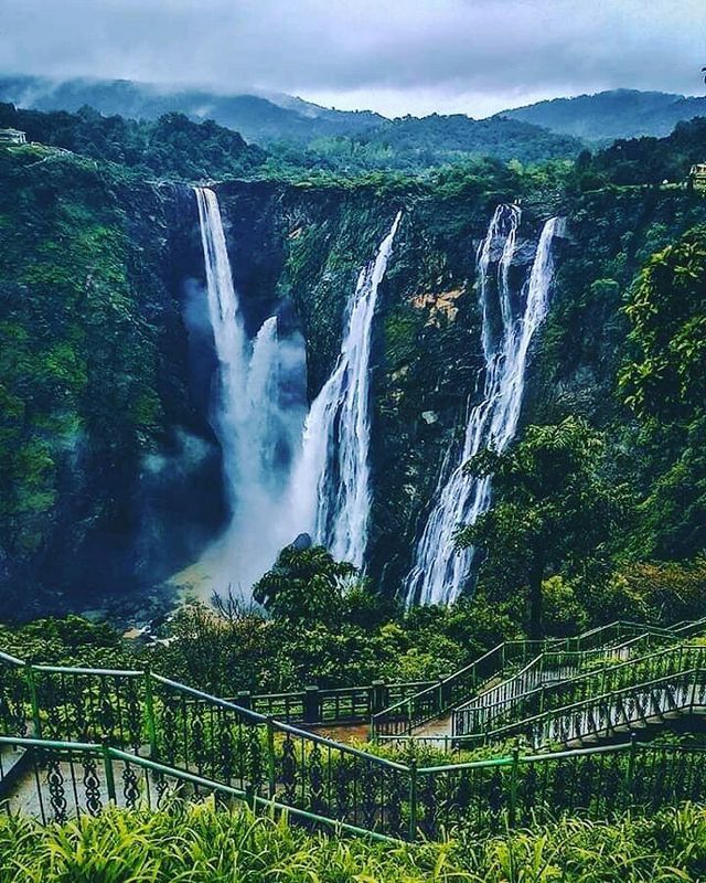 Surrounded by thick forest and mist, it’s a dramatic and unforgettable natural wonder that shouldn’t be missed.
